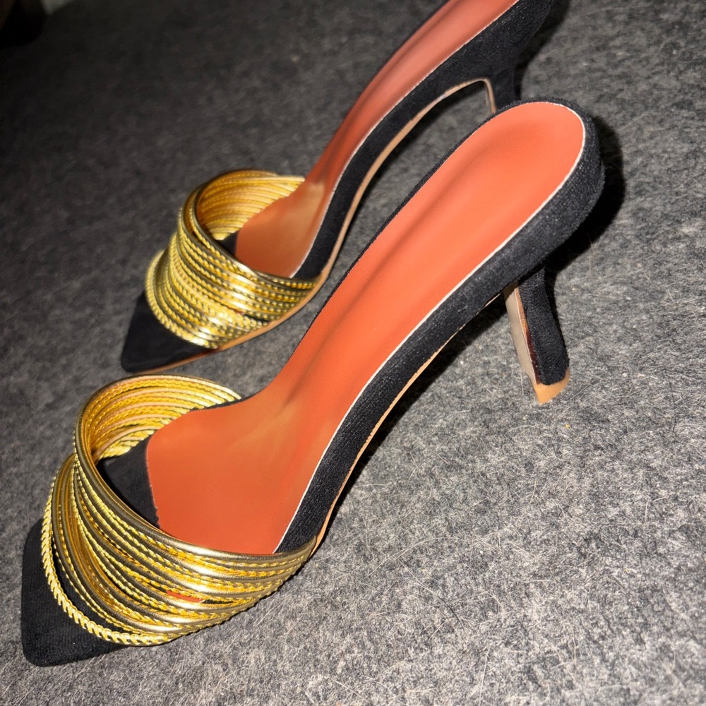 Heels - Picture 4 of 5